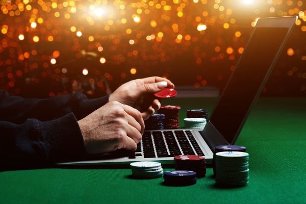 Ilustrasi keamanan data pengguna digital dengan sistem modern di platform banditjitu